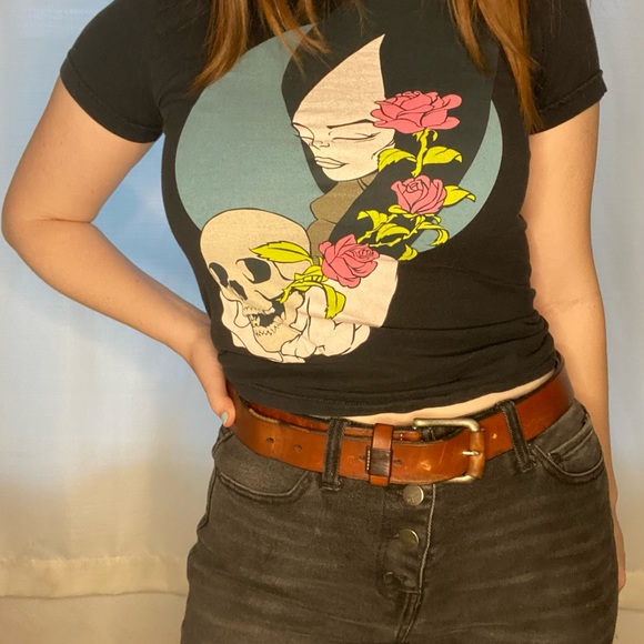 Size small. Model is 5’7, 140lbs. - Picture 2 of 4